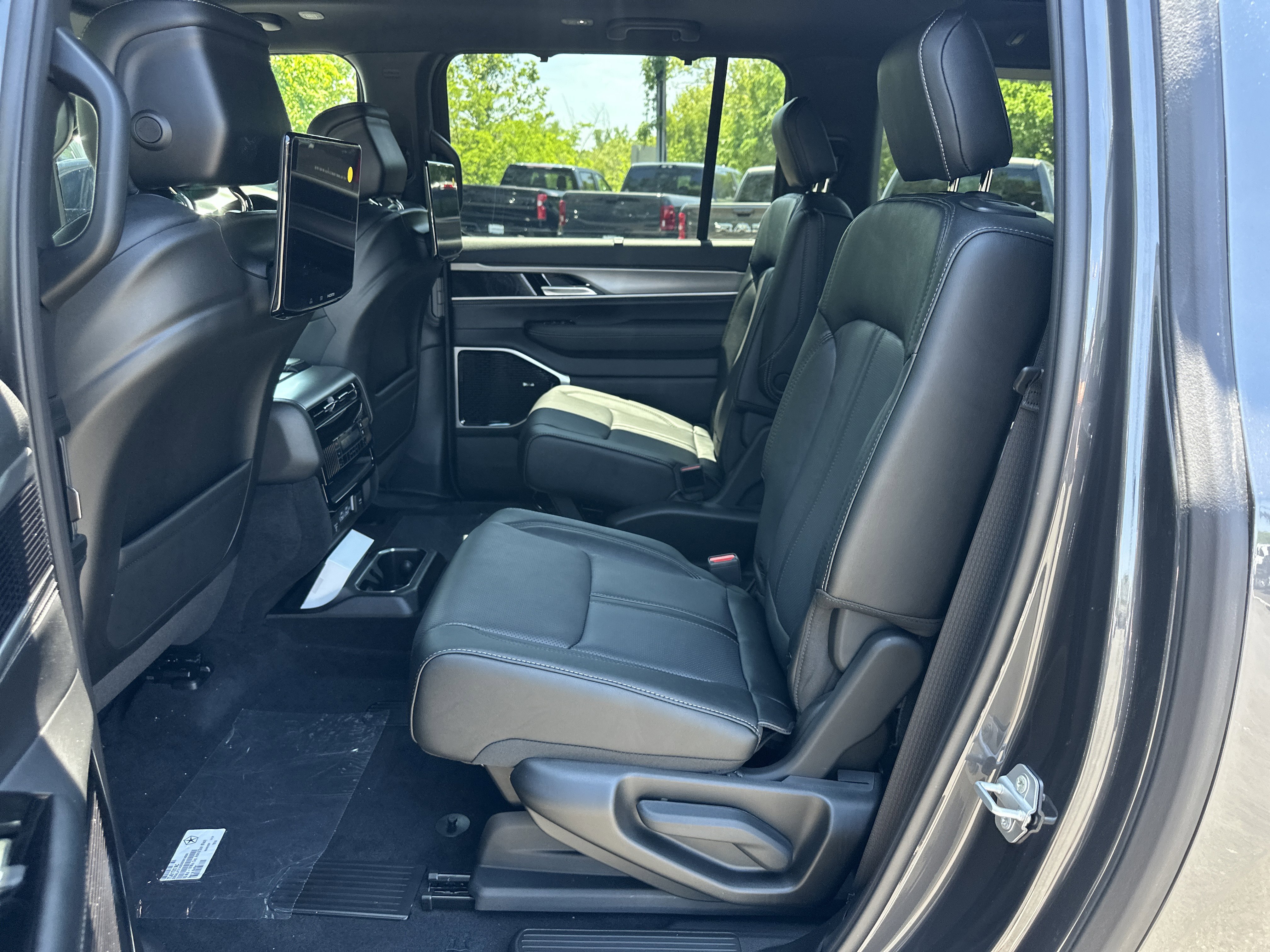 New 2026 Jeep Grand Wagoneer L Limited AWD/4WD image 30