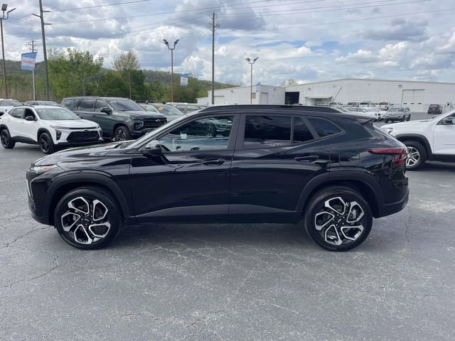 Certified 2025 Chevrolet Trax RS w/ Driver Confidence Package FWD image 2