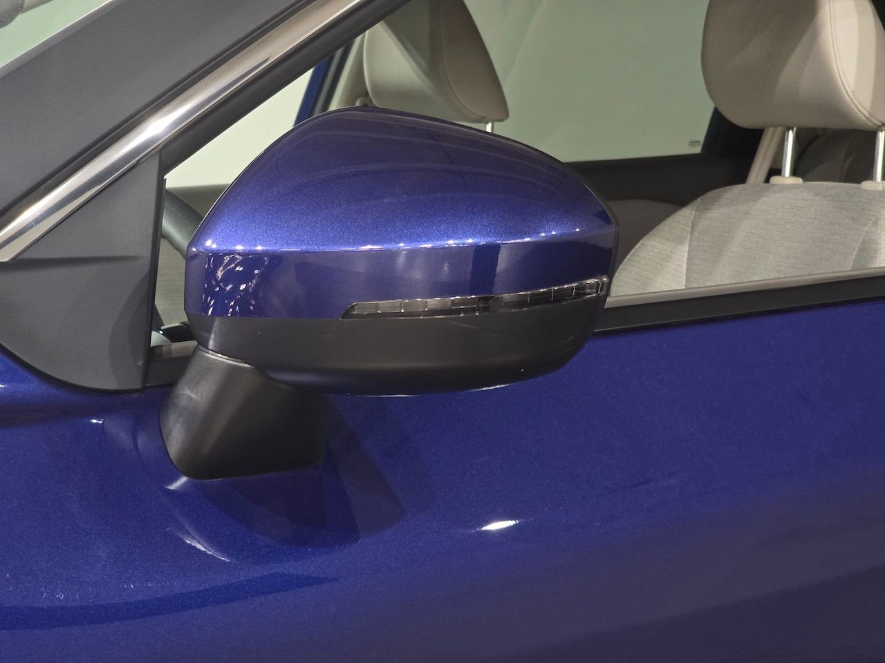 Used 2023 Nissan Rogue SV image 15