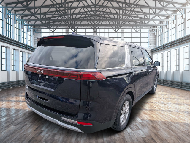 Used 2024 Kia Carnival LX FWD image 3