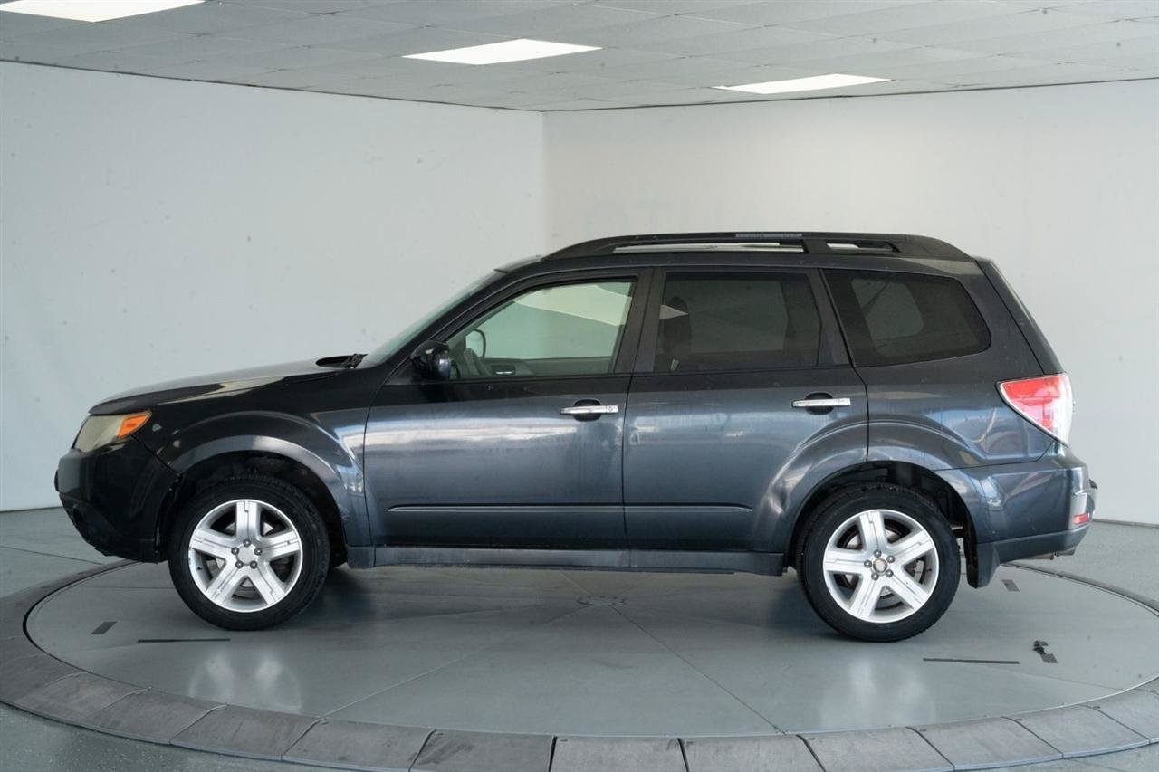 Used 2010 Subaru Forester 2.5X Limited AWD/4WD image 4