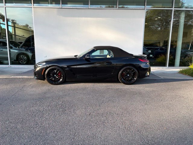 Used 2022 BMW Z4 M40i w/ Premium Package RWD image 2