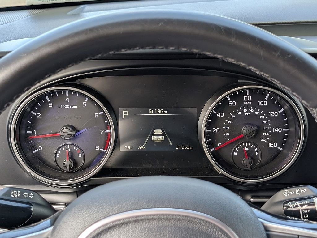 Used 2024 Kia Carnival LX FWD image 34