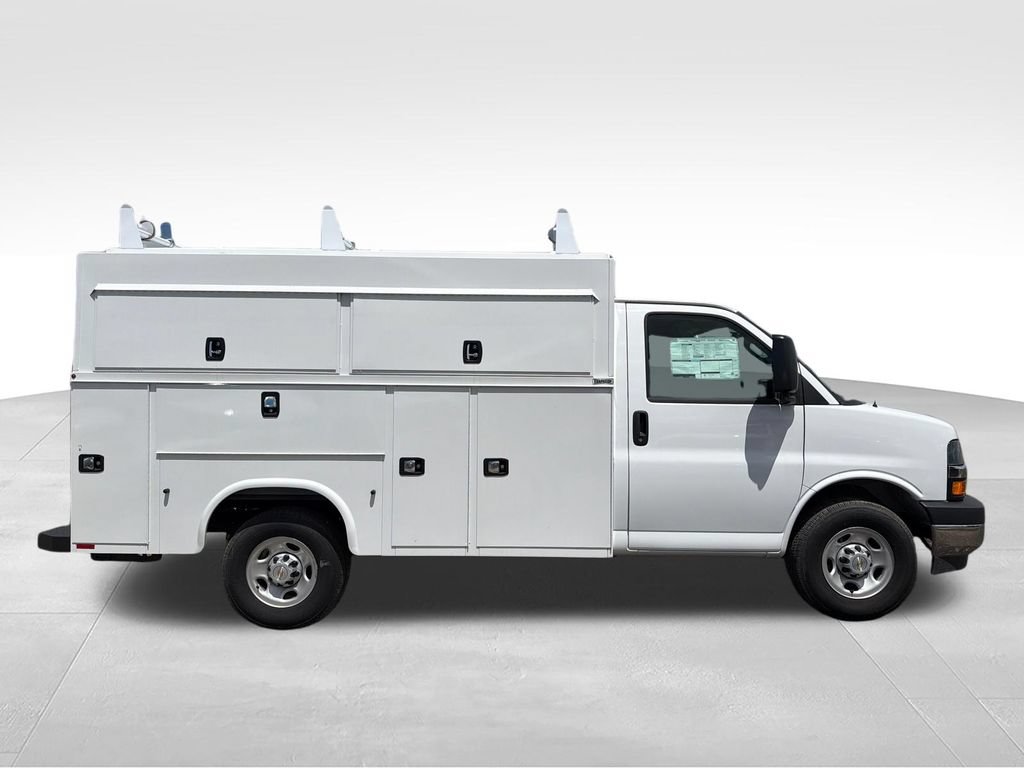 New 2025 Chevrolet Express 3500 w/ Power Convenience Package RWD image 7
