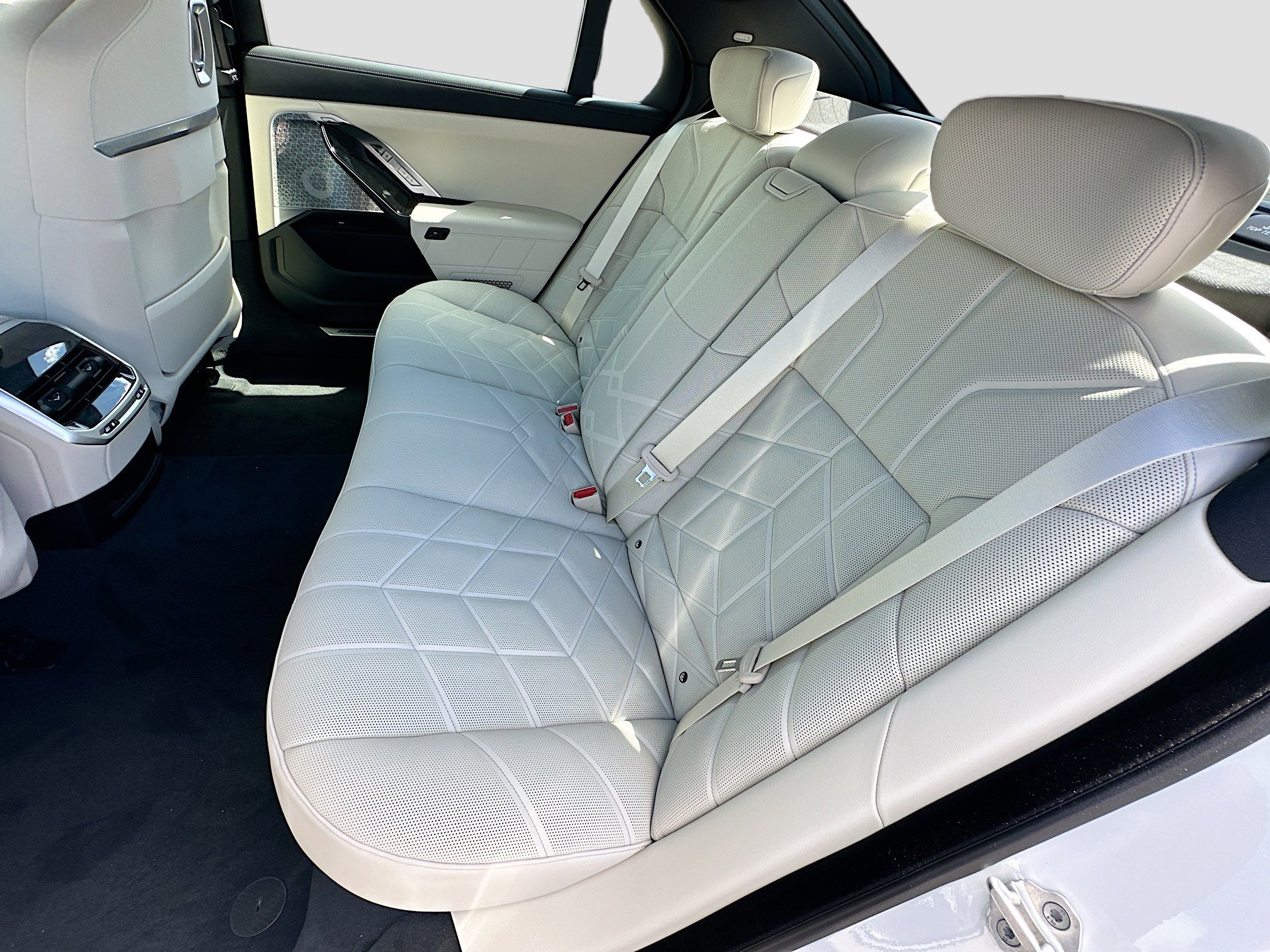 New 2026 BMW 760i xDrive w/ Executive Package AWD/4WD image 19