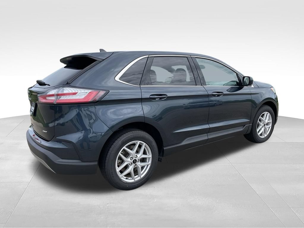 Used 2024 Ford Edge SEL AWD/4WD image 4
