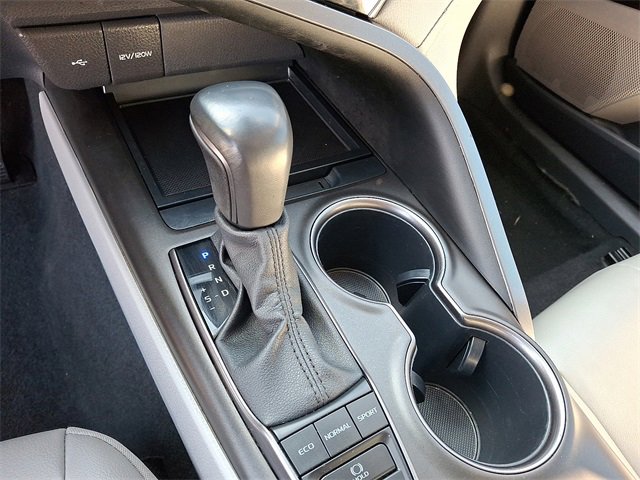 Used 2023 Toyota Camry SE image 11
