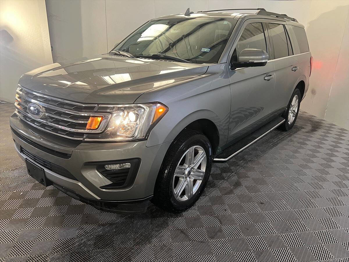 Used 2019 Ford Expedition XLT w/ Equipment Group 202A RWD image 2