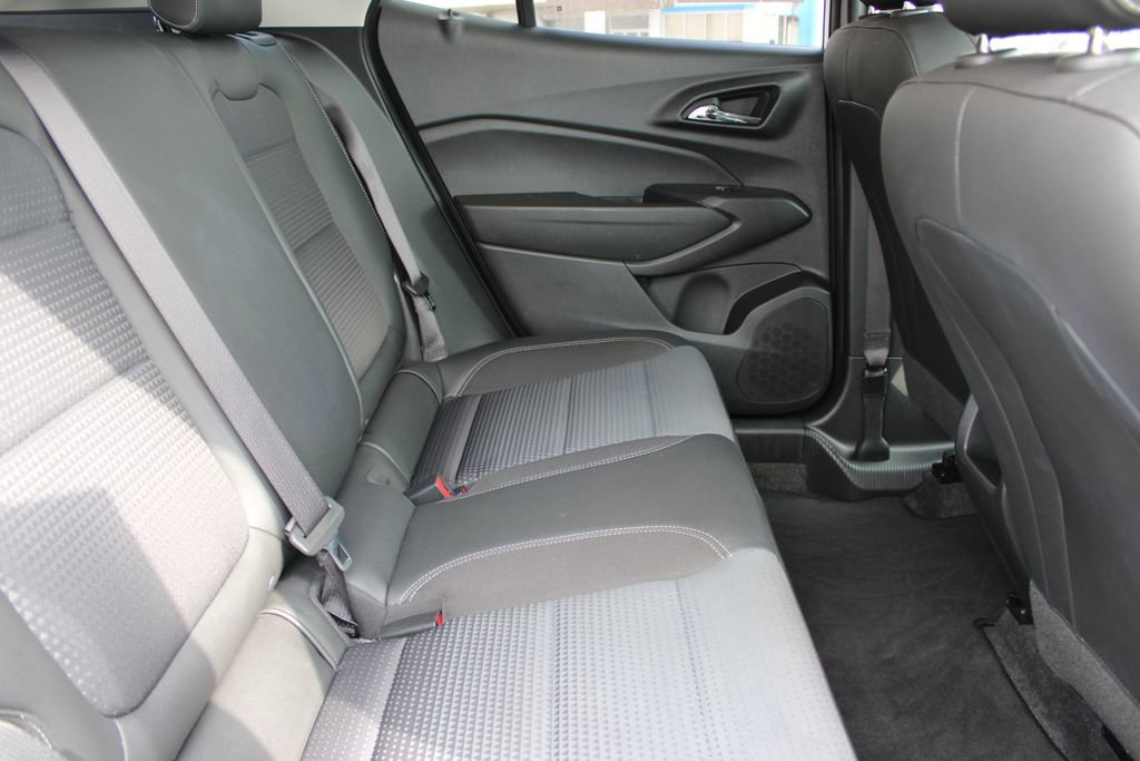 Used 2025 Chevrolet Trax LT image 26