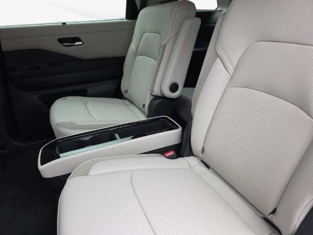 New 2026 Nissan Pathfinder SL w/ SL Premium Package FWD image 14