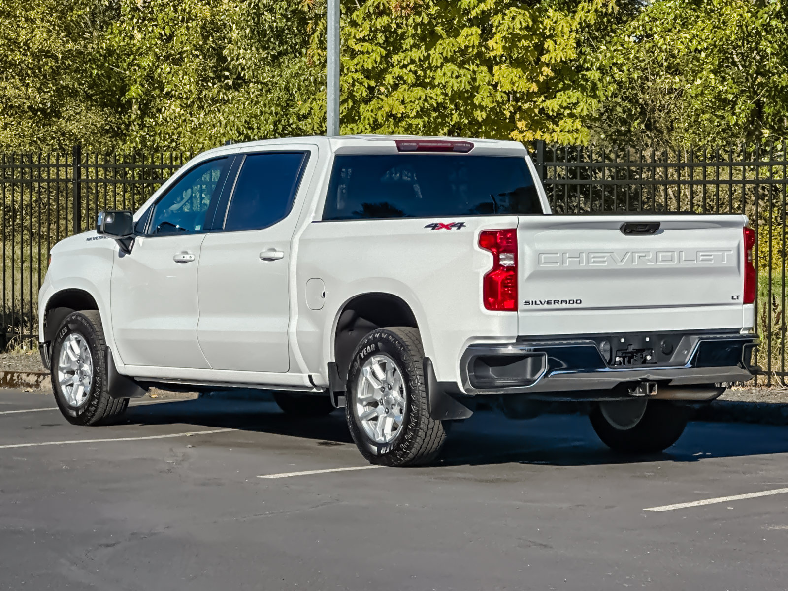Used 2023 Chevrolet Silverado 1500 LT w/ Protection Package AWD/4WD image 5