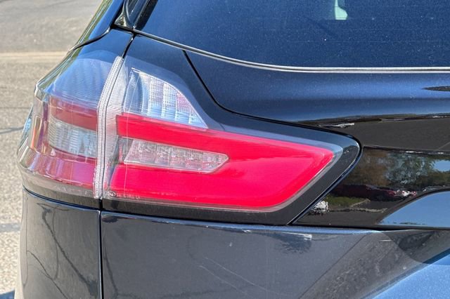 Used 2024 Ford Edge SEL image 48