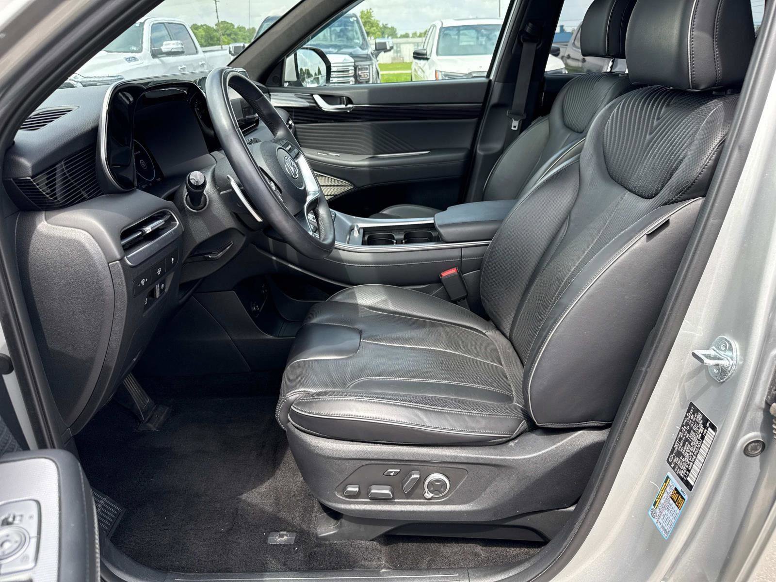 Used 2023 Hyundai Palisade Calligraphy image 24
