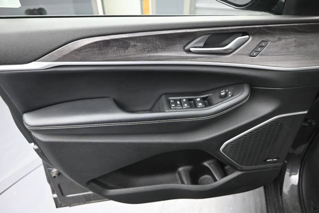 Used 2022 Jeep Grand Cherokee Limited 4xe AWD/4WD image 12