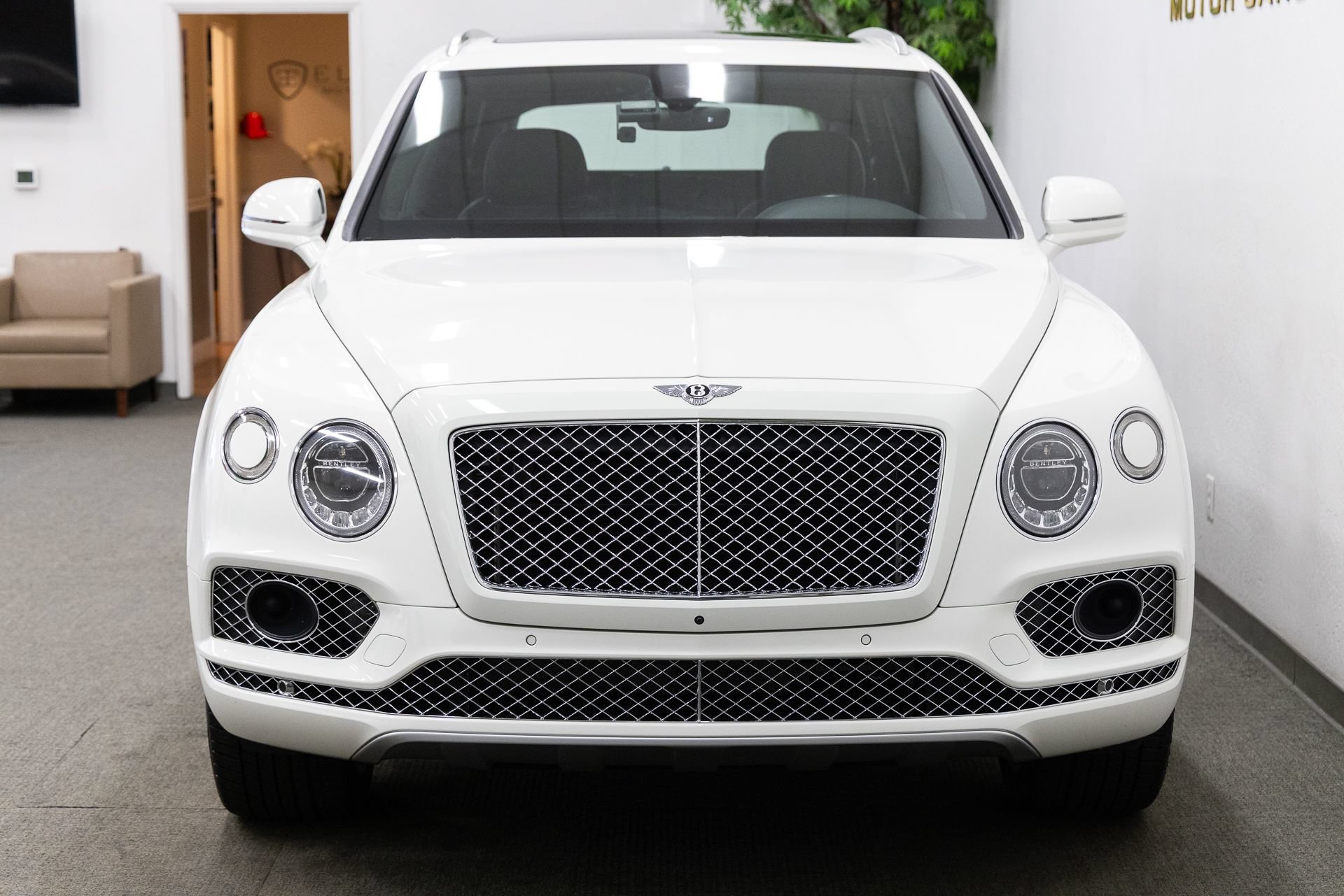 Used 2018 Bentley Bentayga AWD/4WD image 12