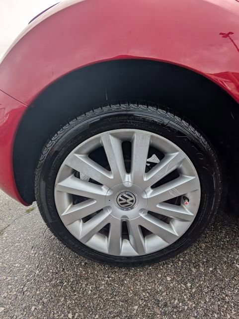 Used 2008 Volkswagen Beetle SE image 19