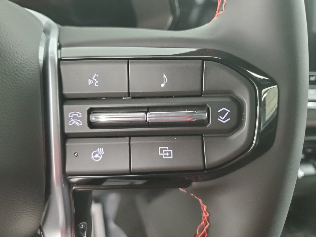 New 2026 Chevrolet Colorado Z71 w/ Technology Package AWD/4WD image 17
