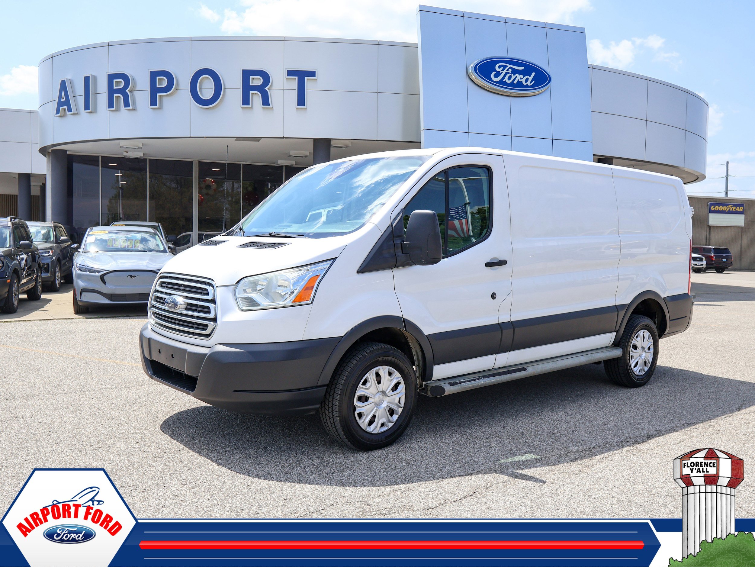 Used 2016 Ford Transit 250 130 Low Roof w/ Exterior Upgrade Package RWD image 1