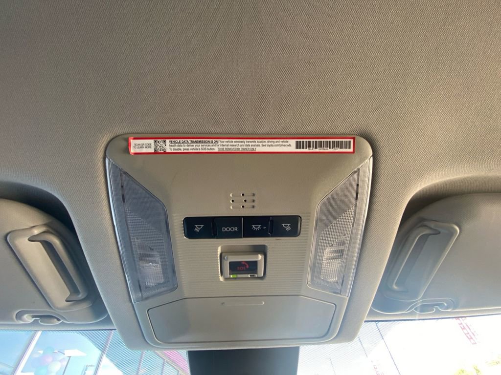 Used 2025 Toyota RAV4 XLE AWD/4WD image 27