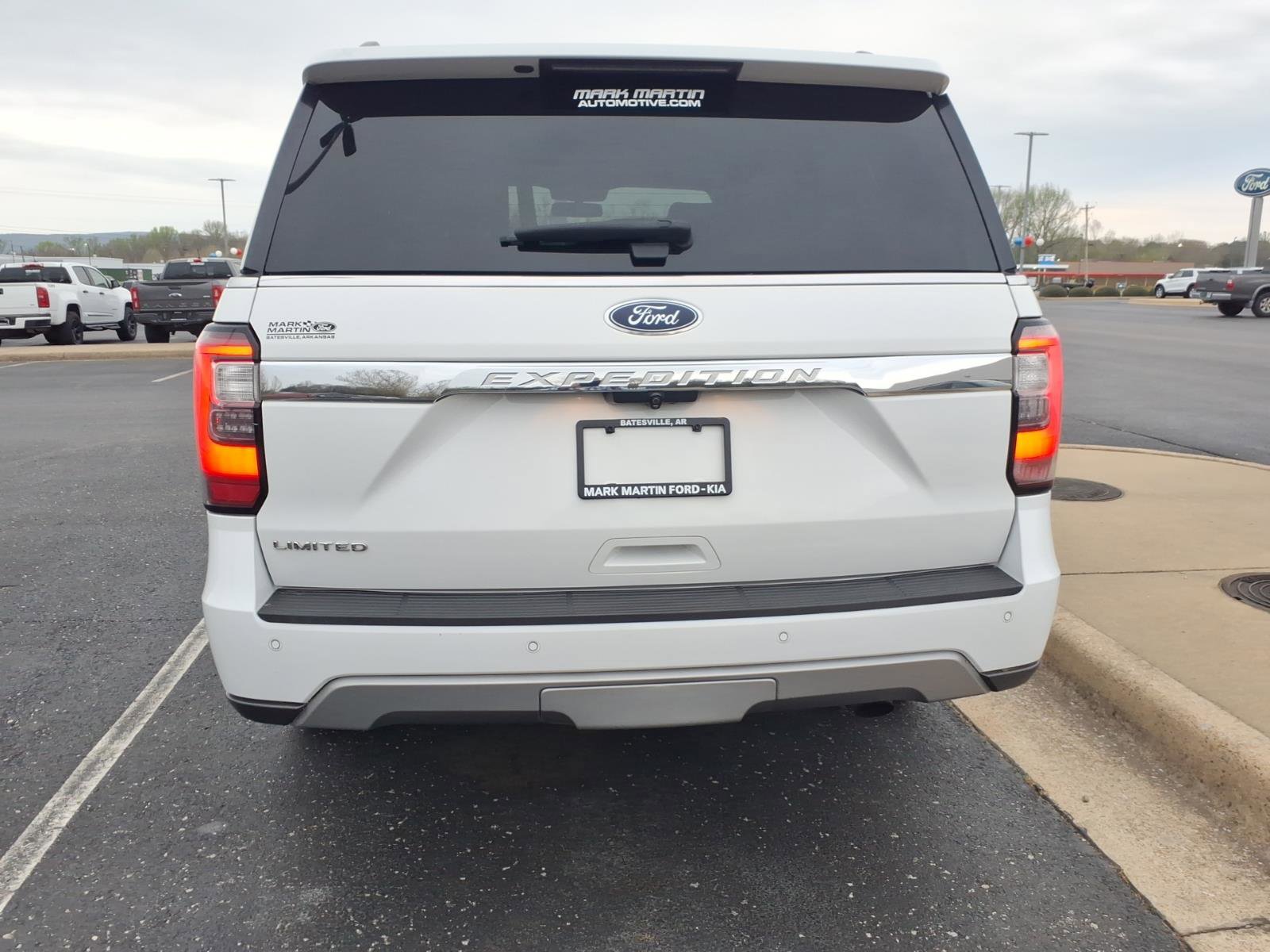 Used 2020 Ford Expedition Limited image 4