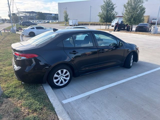 Used 2025 Toyota Corolla LE FWD image 3