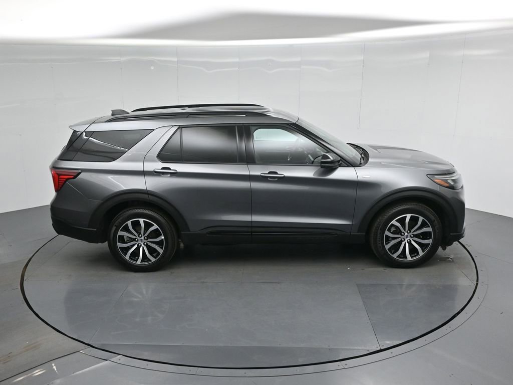 Used 2025 Ford Explorer ST-Line image 42