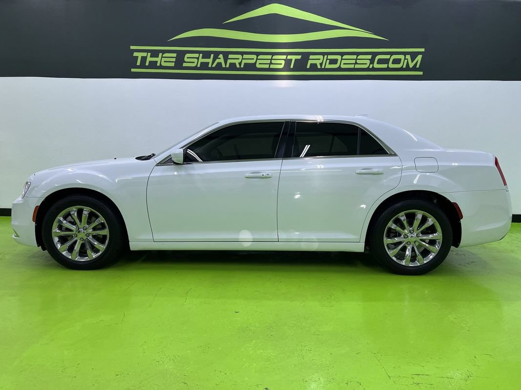 Used 2017 Chrysler 300 Limited AWD/4WD image 6