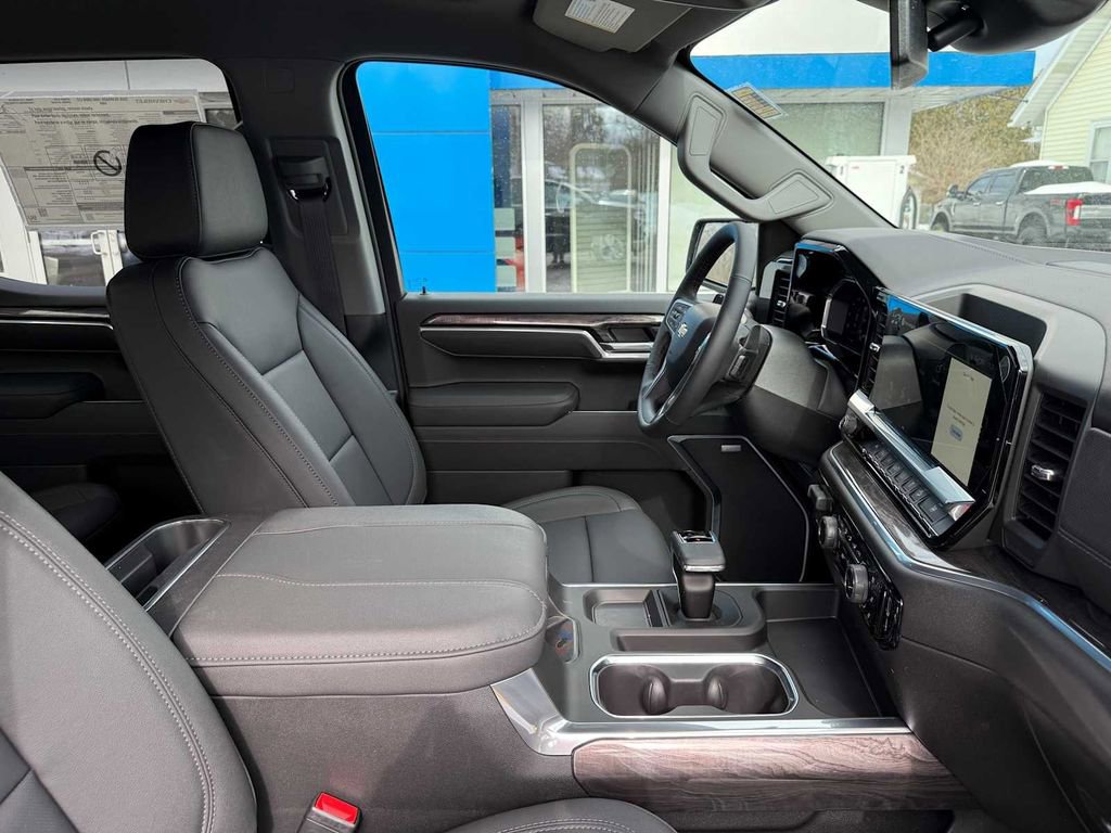 New 2026 Chevrolet Silverado 1500 LTZ w/ Z71 Off-Road Package AWD/4WD image 45