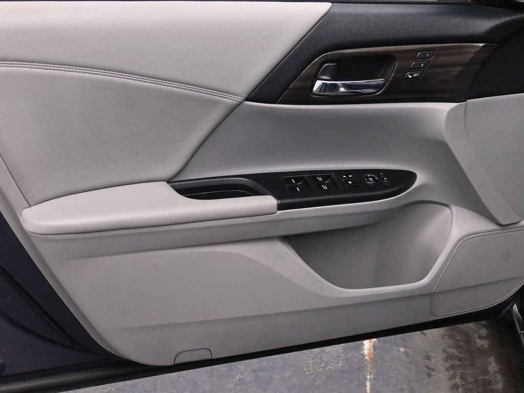 Used 2016 Honda Accord EX-L image 10