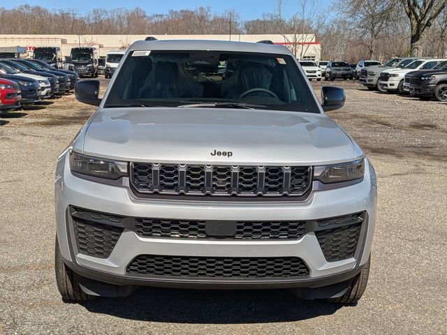 New 2026 Jeep Grand Cherokee Laredo image 8