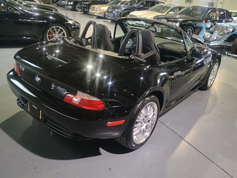 Used 2001 BMW Z3 3.0i RWD image 6
