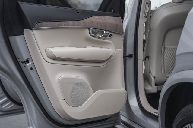 Certified 2023 Volvo XC90 B6 Ultimate w/ Protection Package Premier image 38