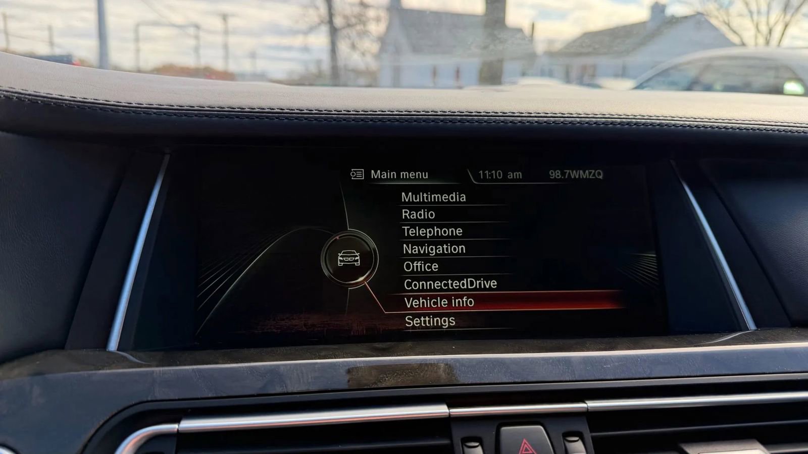 Used 2013 BMW 750i xDrive image 32