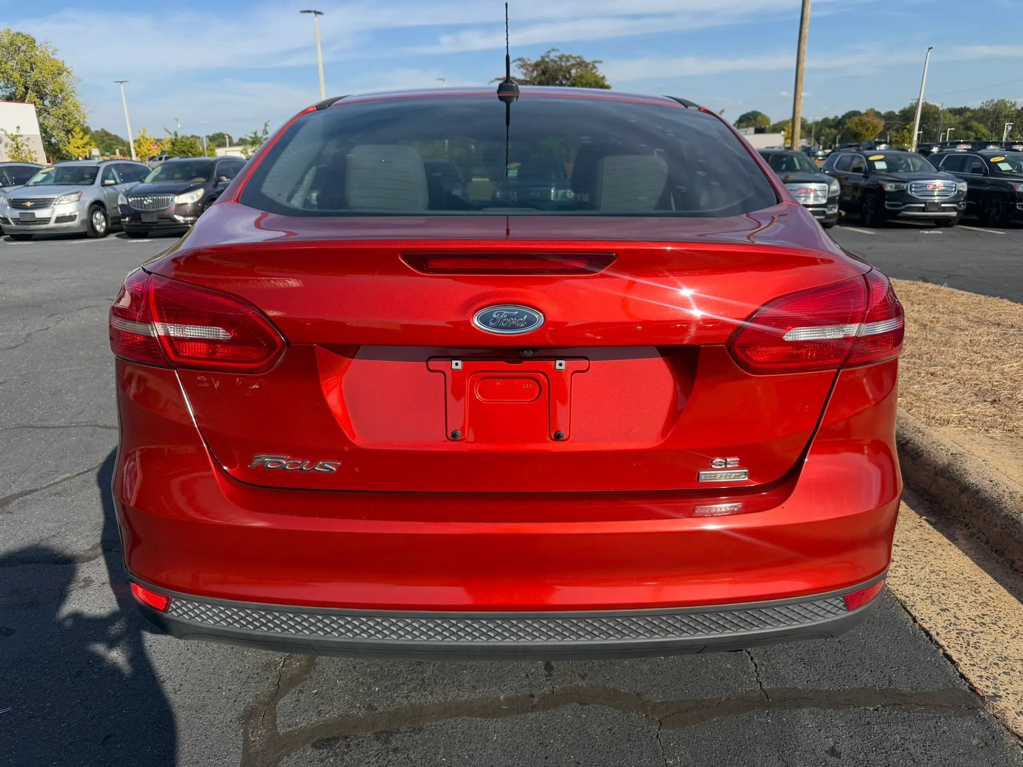 Used 2018 Ford Focus SE FWD image 6