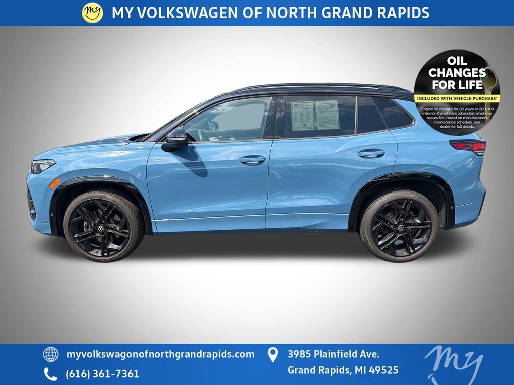 Used 2025 Volkswagen Tiguan SE R-Line AWD/4WD image 5