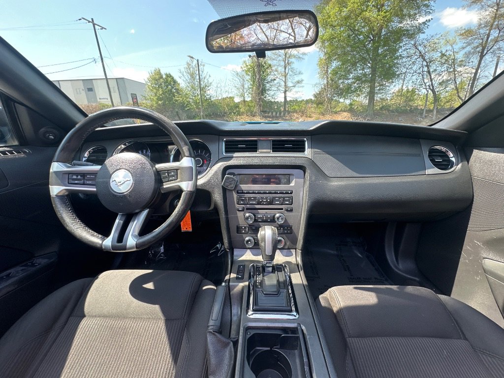 Used 2013 Ford Mustang Convertible image 25