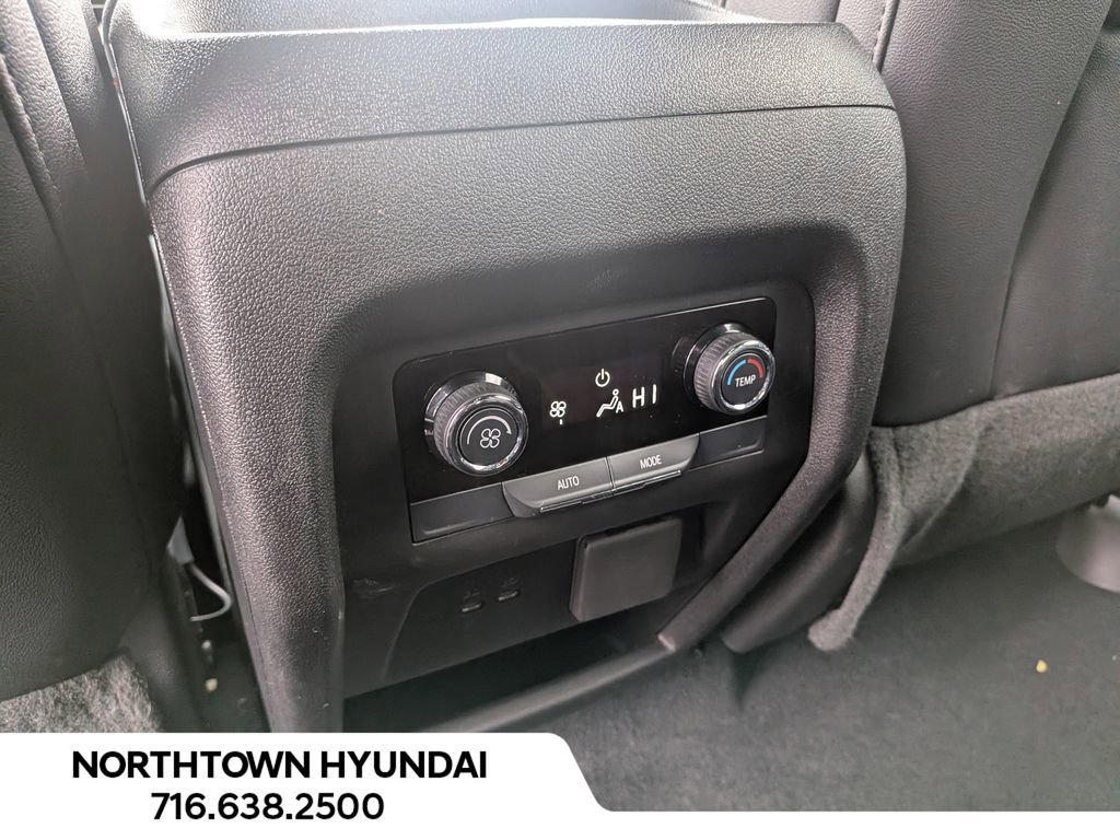 Used 2025 Chevrolet Traverse Z71 w/ Enhanced Driving Package AWD/4WD image 37