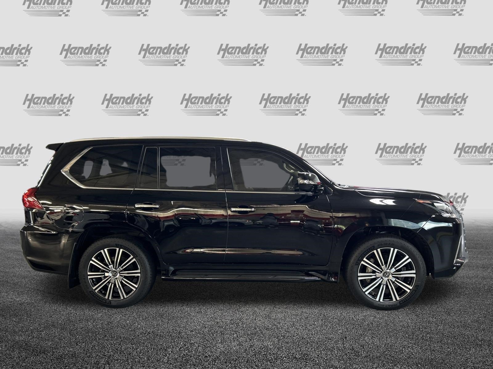 Used 2020 Lexus LX 570 4WD w/ Luxury Package image 11