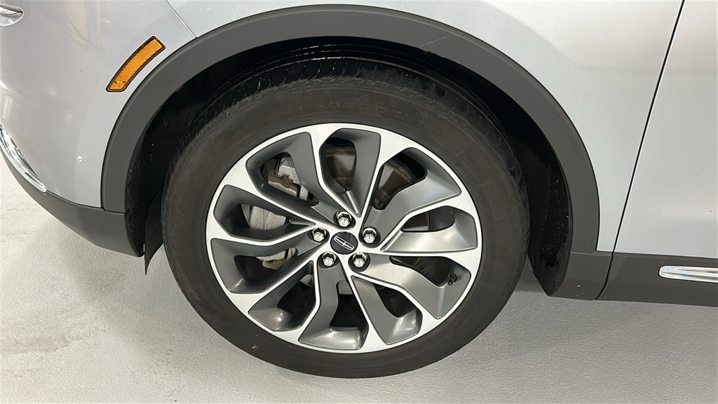 Used 2023 Lincoln Nautilus Reserve AWD/4WD image 8