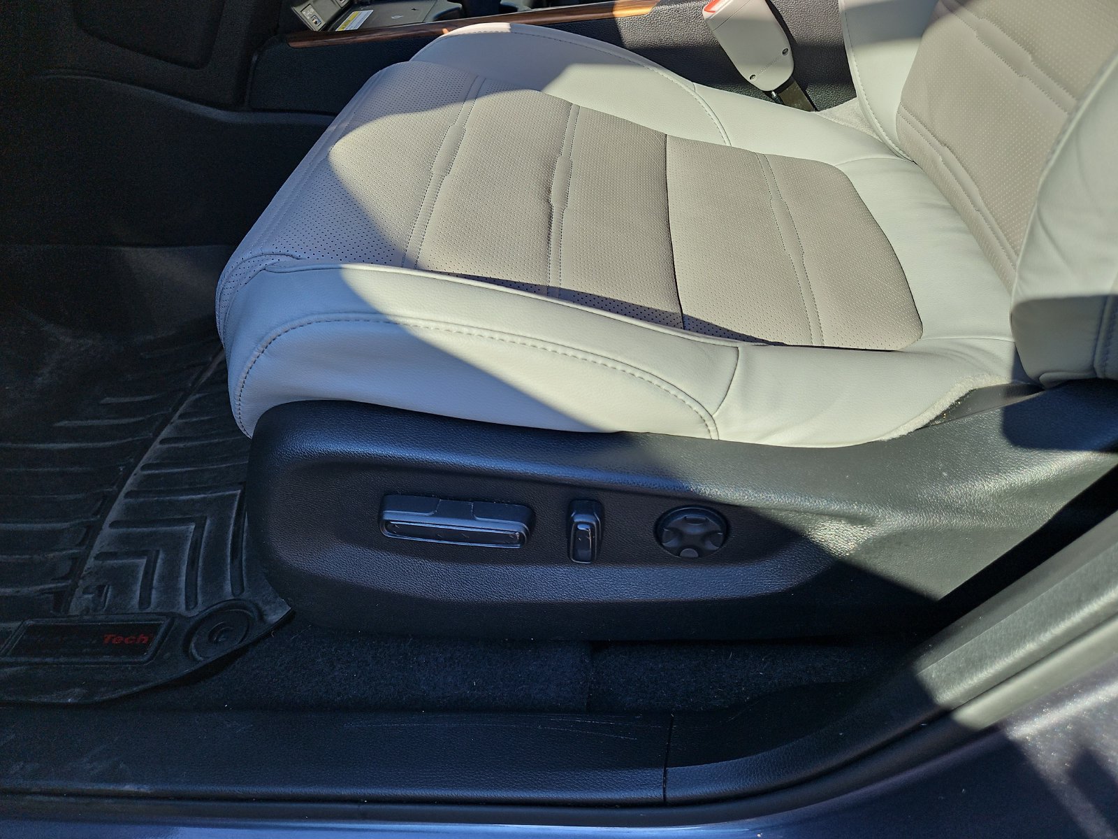 Used 2022 Honda CR-V Touring image 16