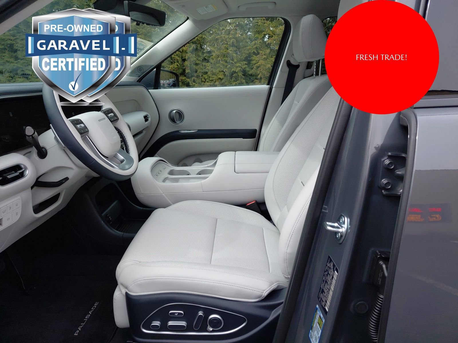 Used 2026 Hyundai Palisade Calligraphy image 2