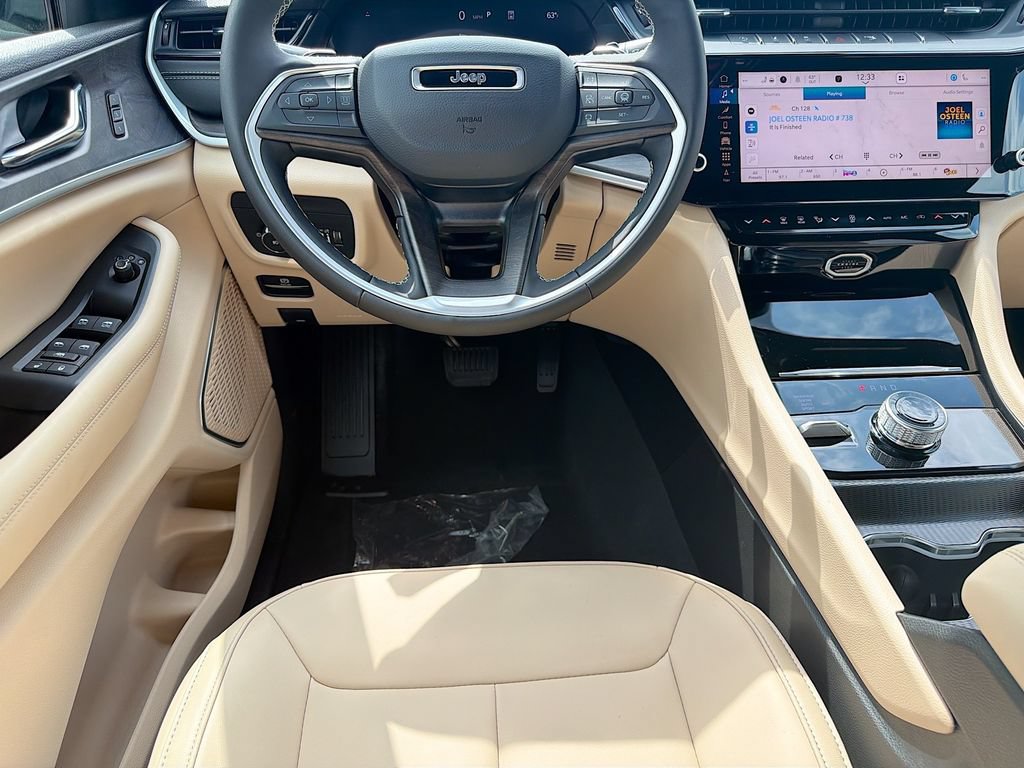 New 2026 Jeep Grand Cherokee L Limited AWD/4WD image 17