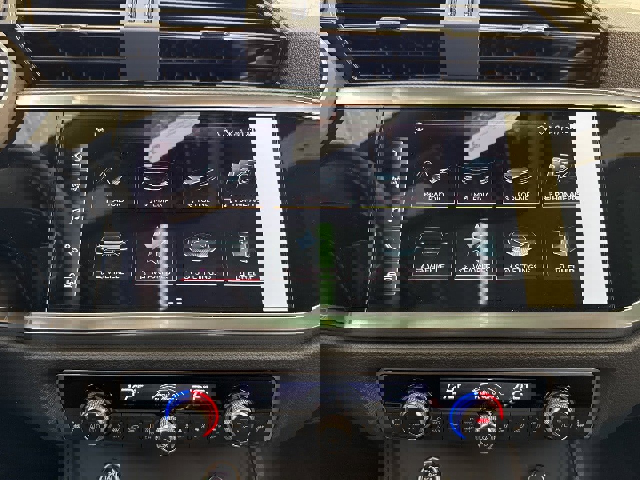 New 2025 Audi Q3 2.0T Premium image 24