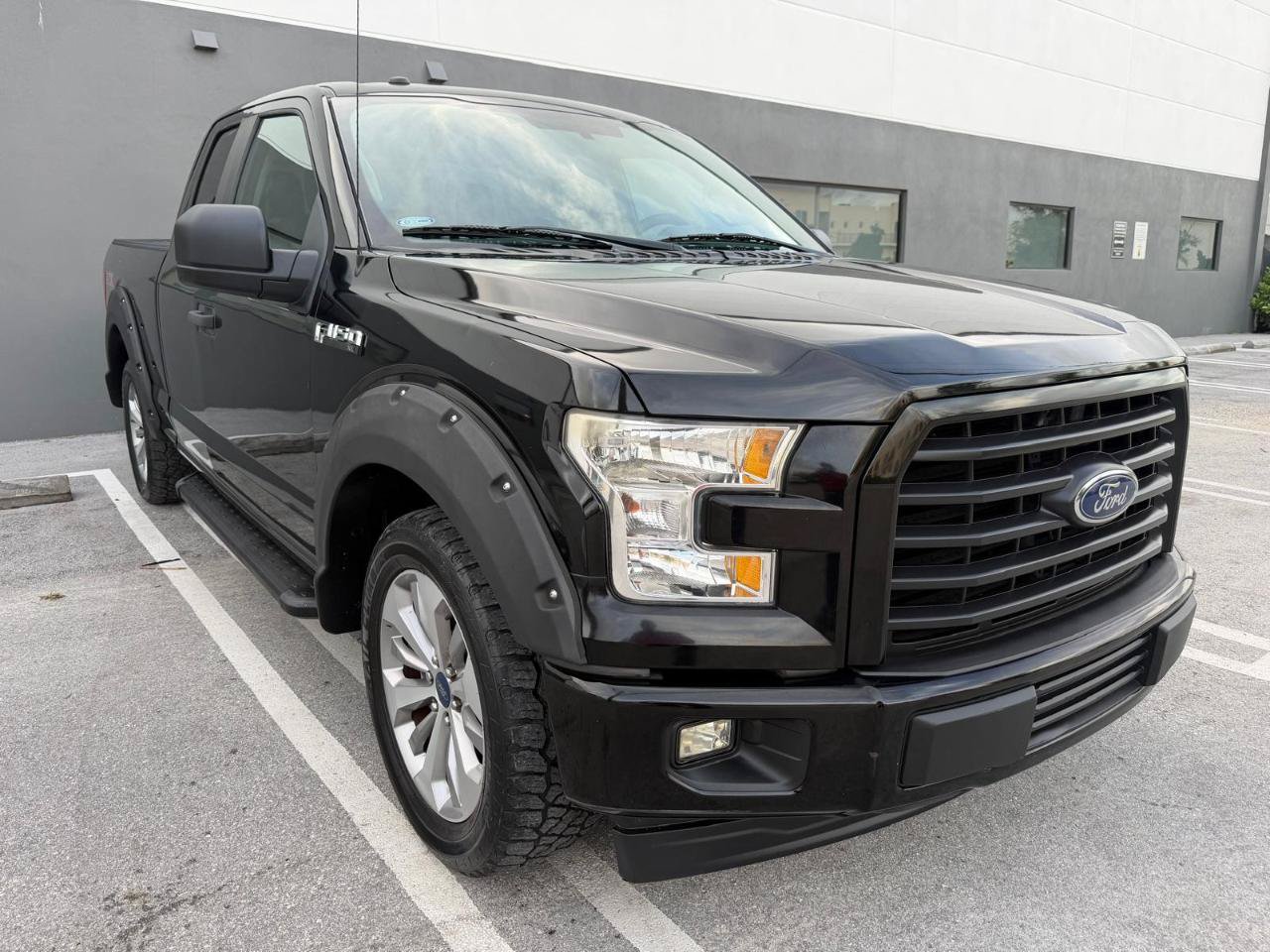 Used 2017 Ford F150 XL w/ Equipment Group 101A Mid RWD image 5