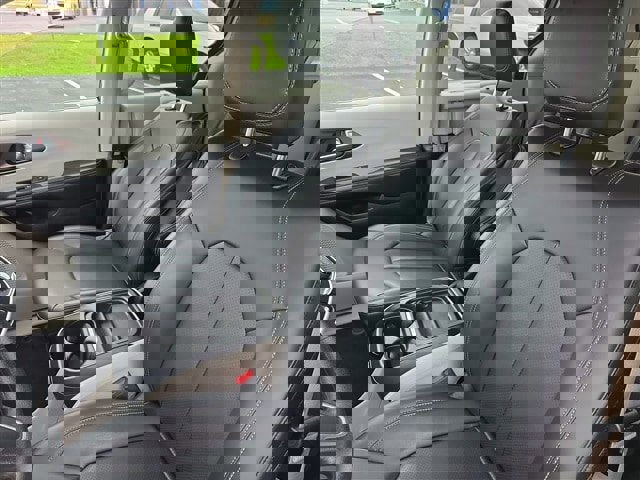 Used 2021 Chrysler Voyager Lxi image 13