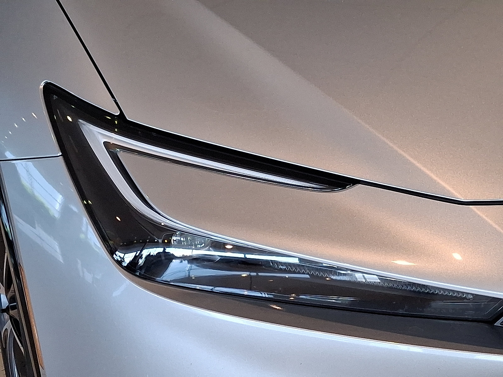 Certified 2026 Toyota Prius XLE AWD/4WD image 9