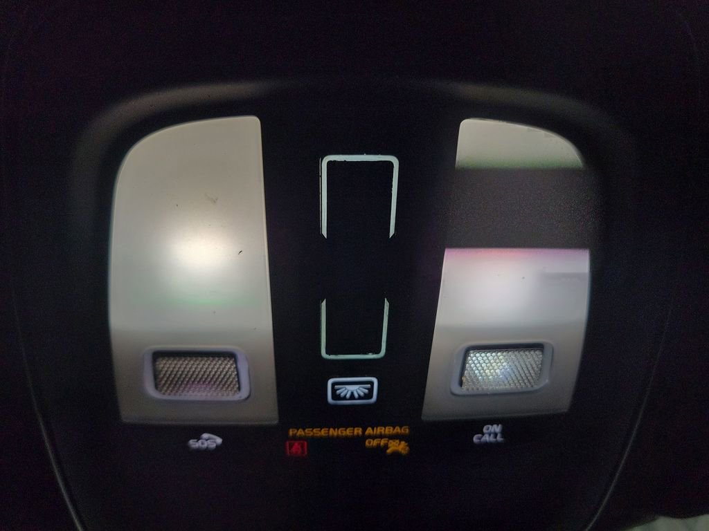 Used 2021 Volvo XC40 P8 Recharge w/ Advanced Package image 21