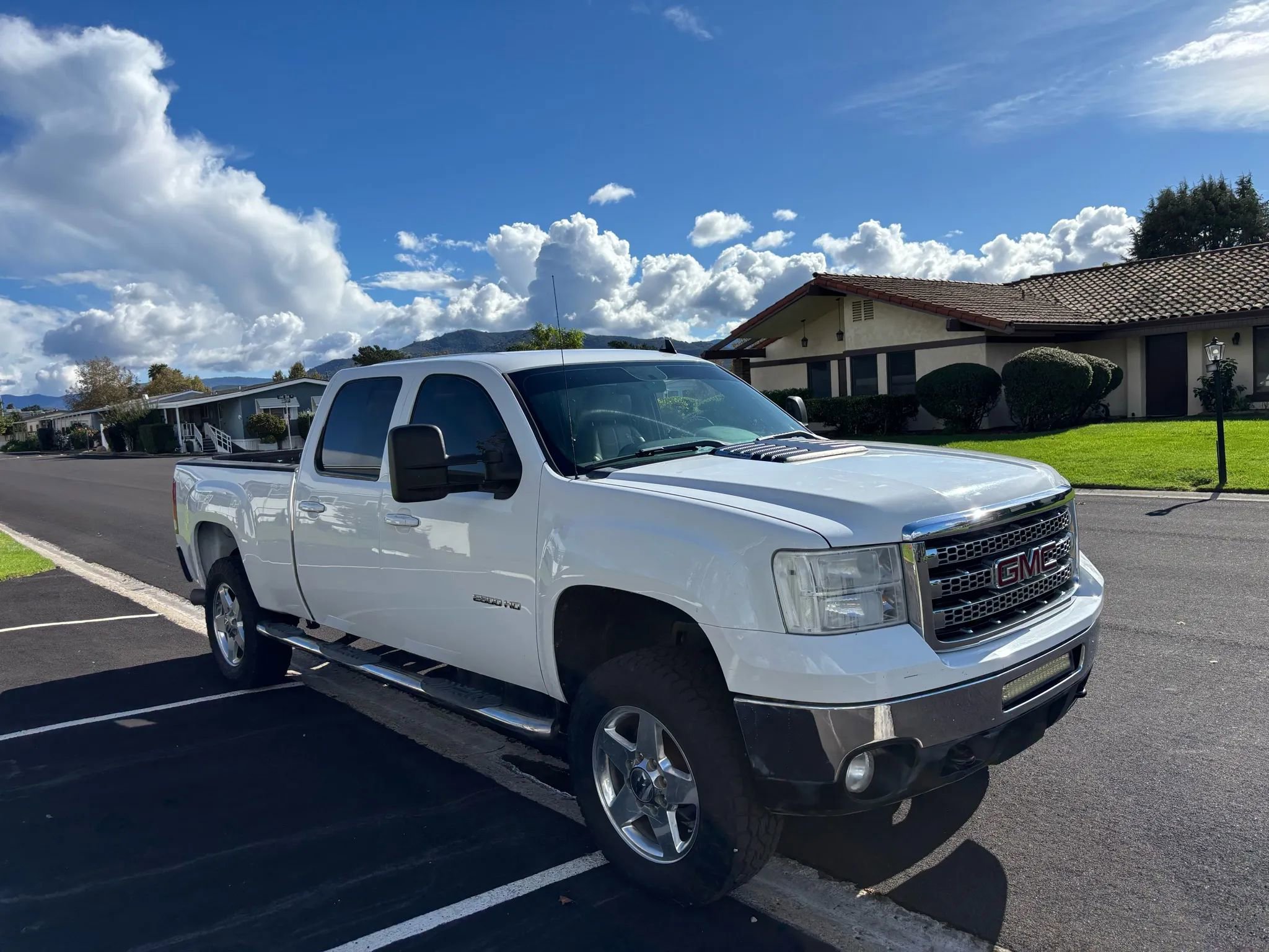 Used 2014 GMC Sierra 2500 SLE w/ SLE Preferred Package image 8