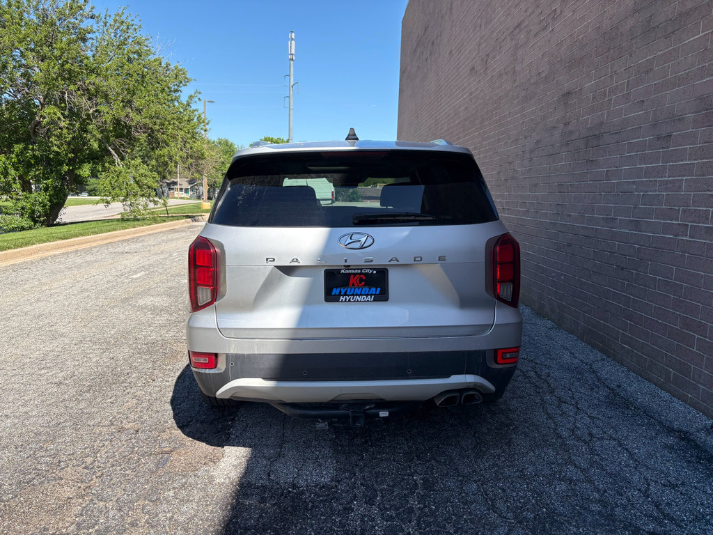 Used 2021 Hyundai Palisade SEL w/ Premium Package FWD image 4