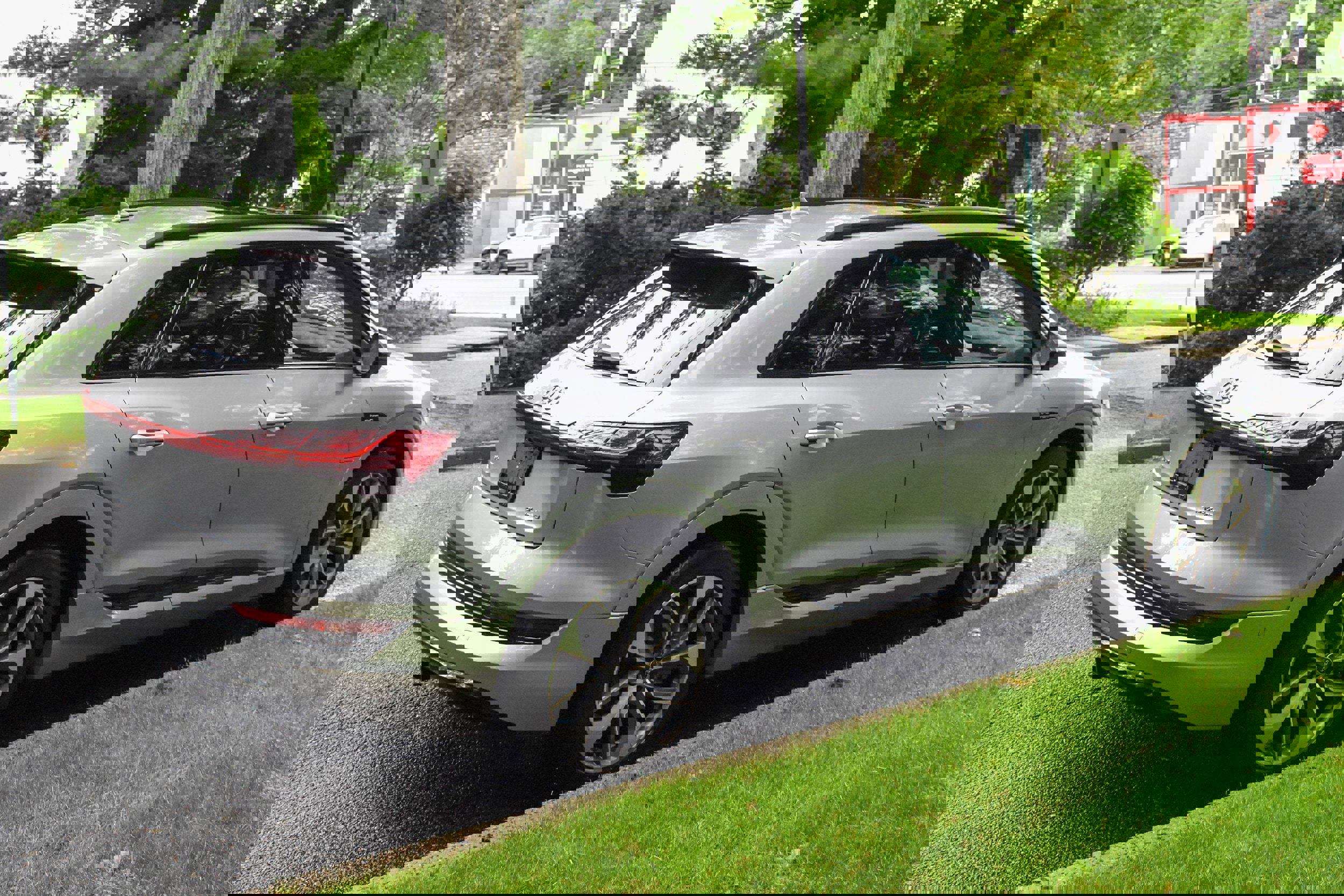 Used 2021 Audi e-tron Premium Plus w/ Premium Plus Package image 8